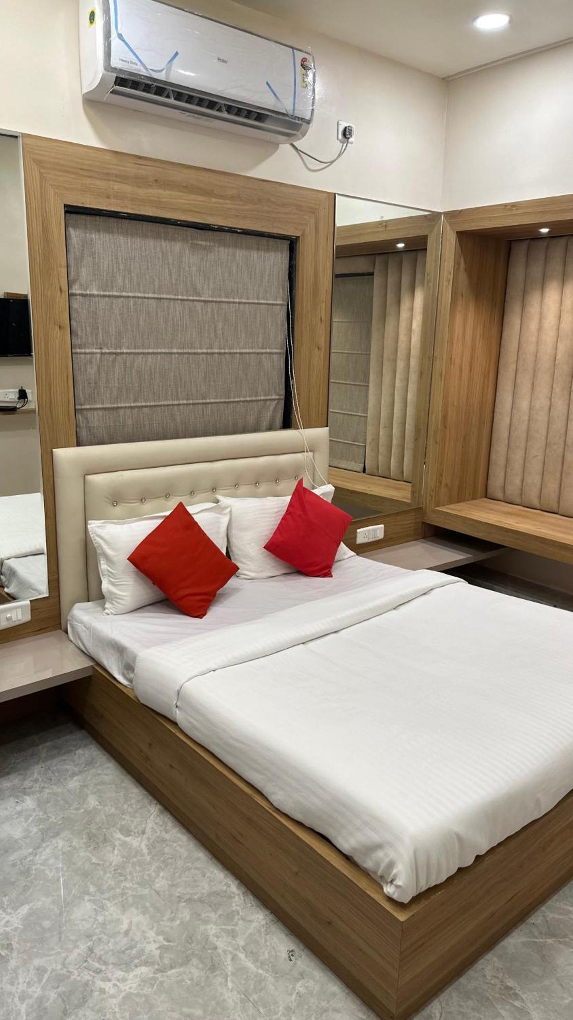 Soho House By Jayshrea Hotel Chandrapur Екстериор снимка