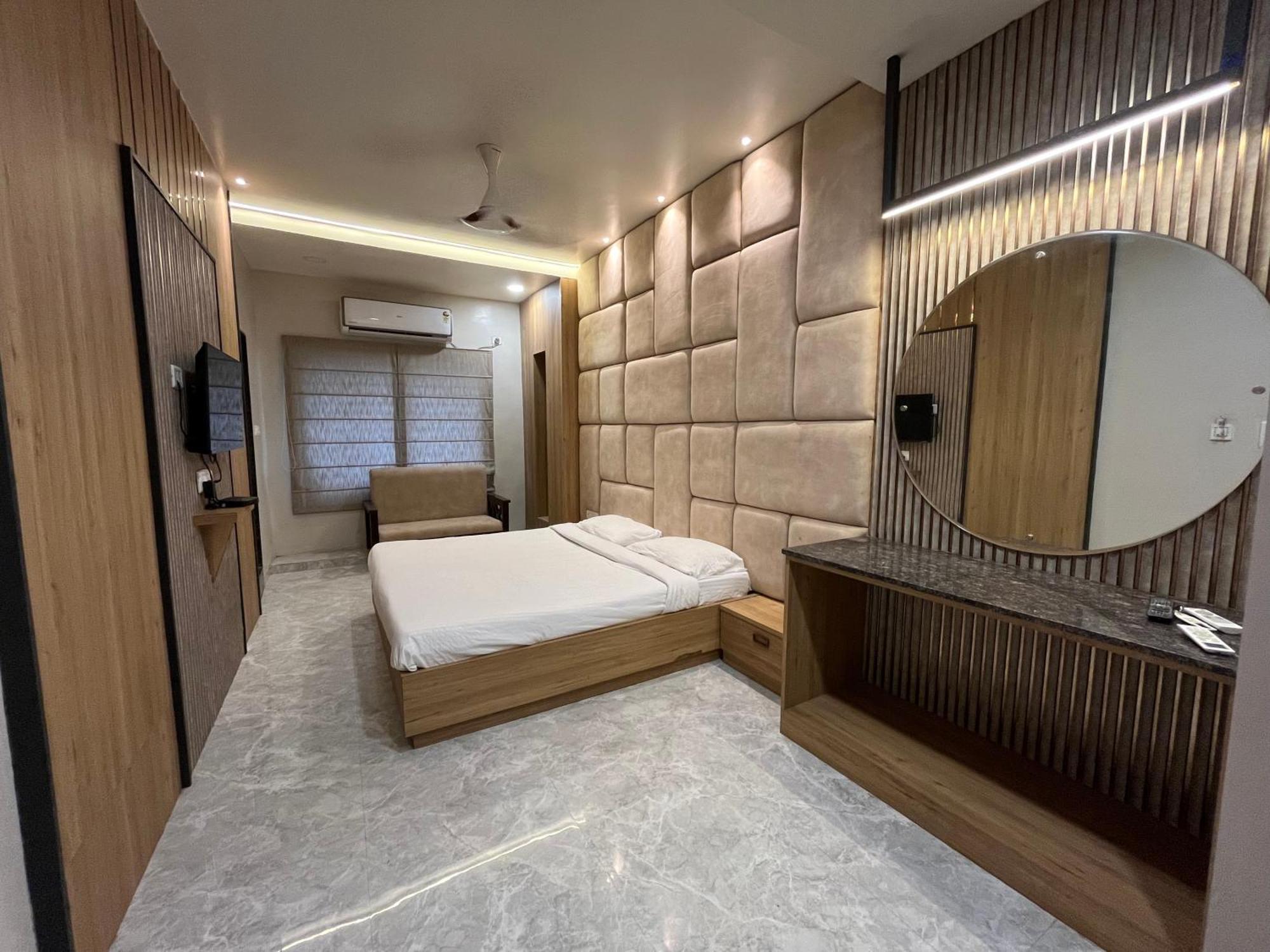 Soho House By Jayshrea Hotel Chandrapur Екстериор снимка