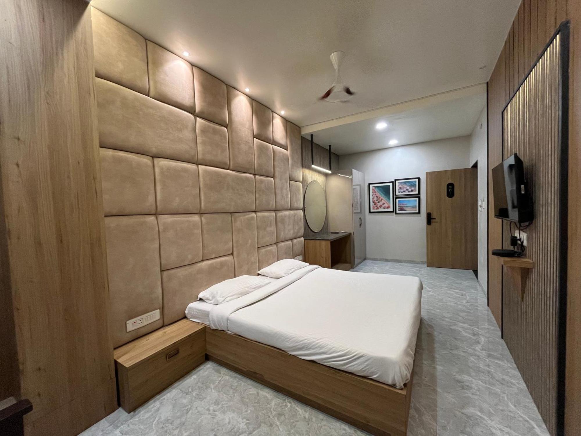 Soho House By Jayshrea Hotel Chandrapur Екстериор снимка